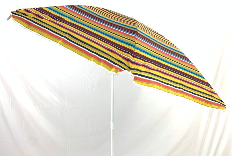 Ombrellone 180 cm, 8 stecche in acciaio. Palo 25 mm in acciaio con snodo.Tessuto Oxford con spalmatura in argento interna. Fantasie a righe. GLG Distribuzione Srl (ex MinutoSalomone)