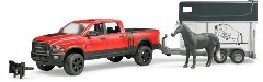 RAM 2500 Power Wagon con rimorchio e 1 cavallo bruder