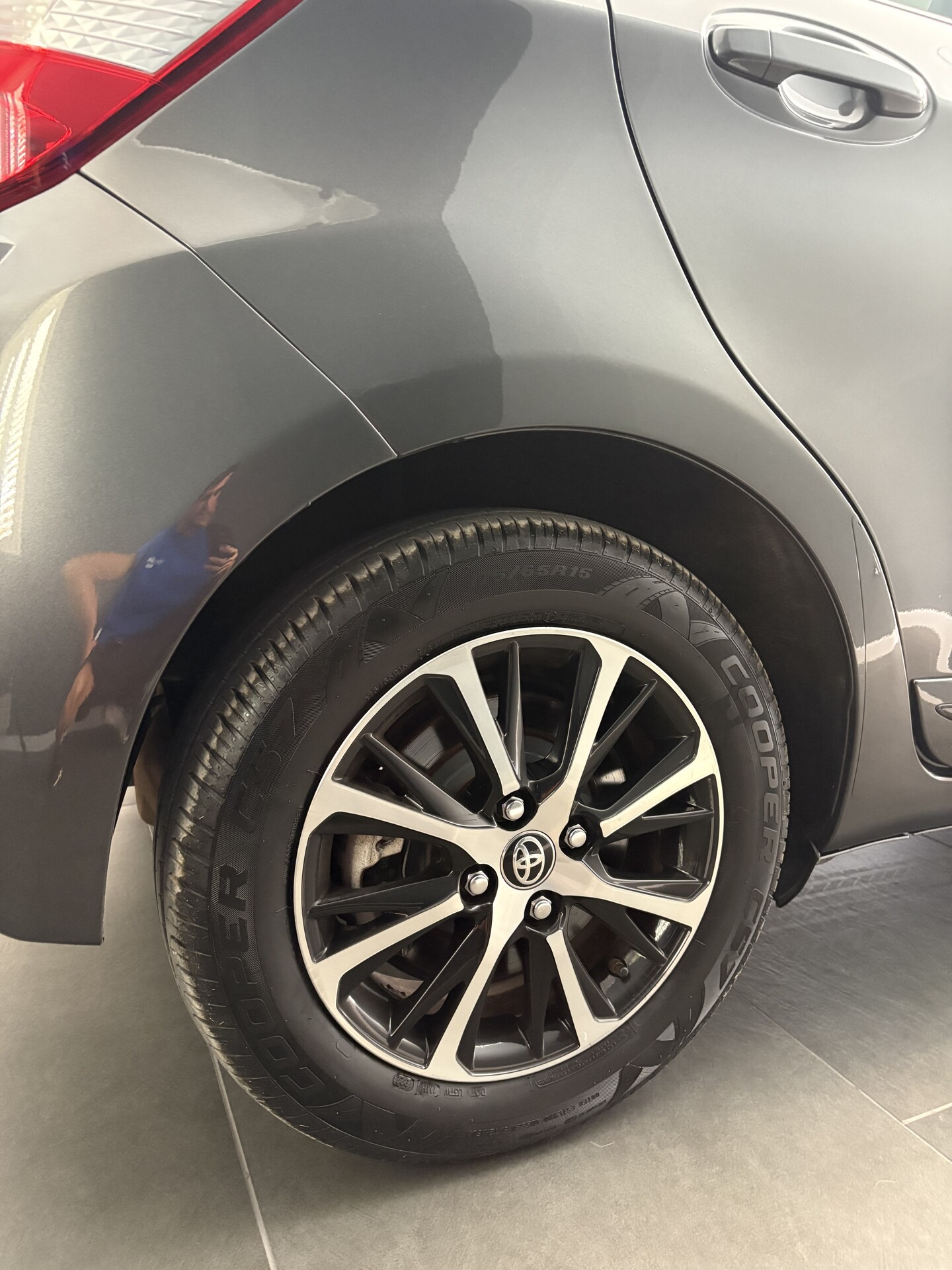 Toyota Yaris Hybrid 4 cilindri Elettrica / Benzina
