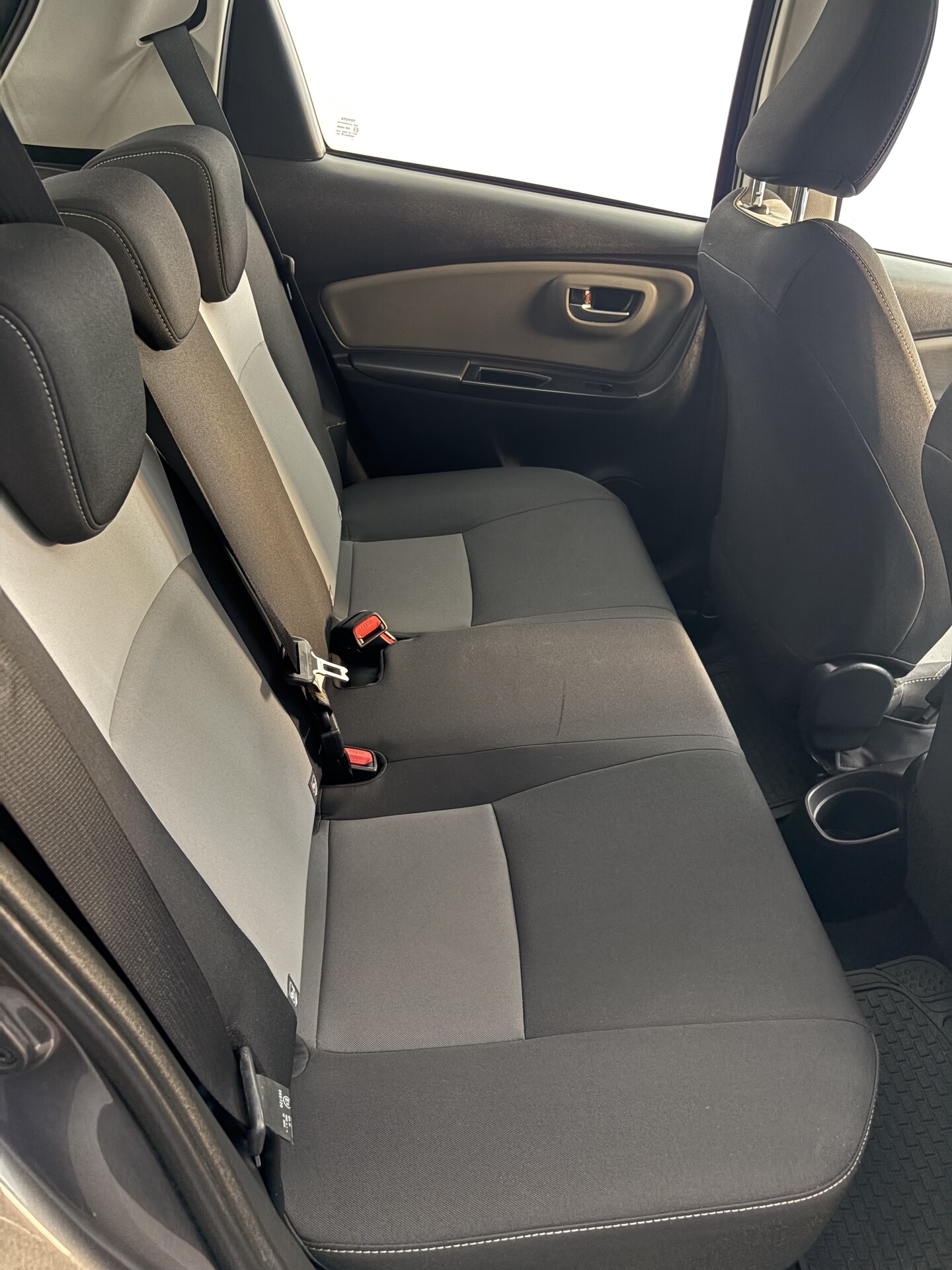 Toyota Yaris Hybrid 4 cilindri Elettrica / Benzina