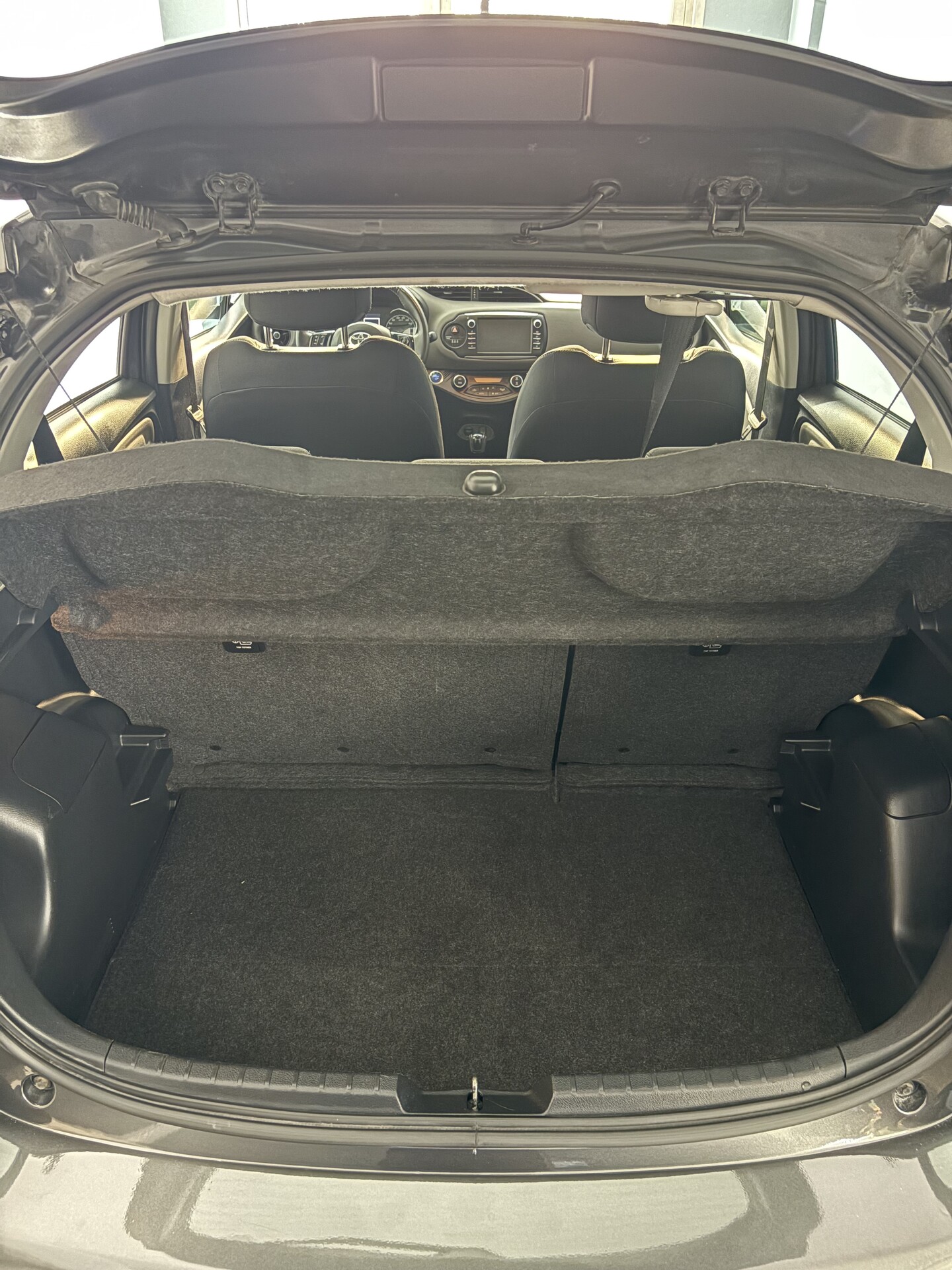Toyota Yaris Hybrid 4 cilindri Elettrica / Benzina