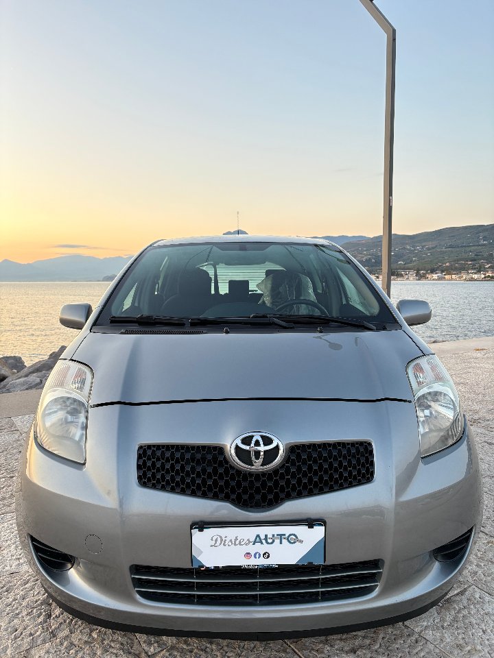 Toyota Yaris SOLIDA E AFFIDABILE Benzina