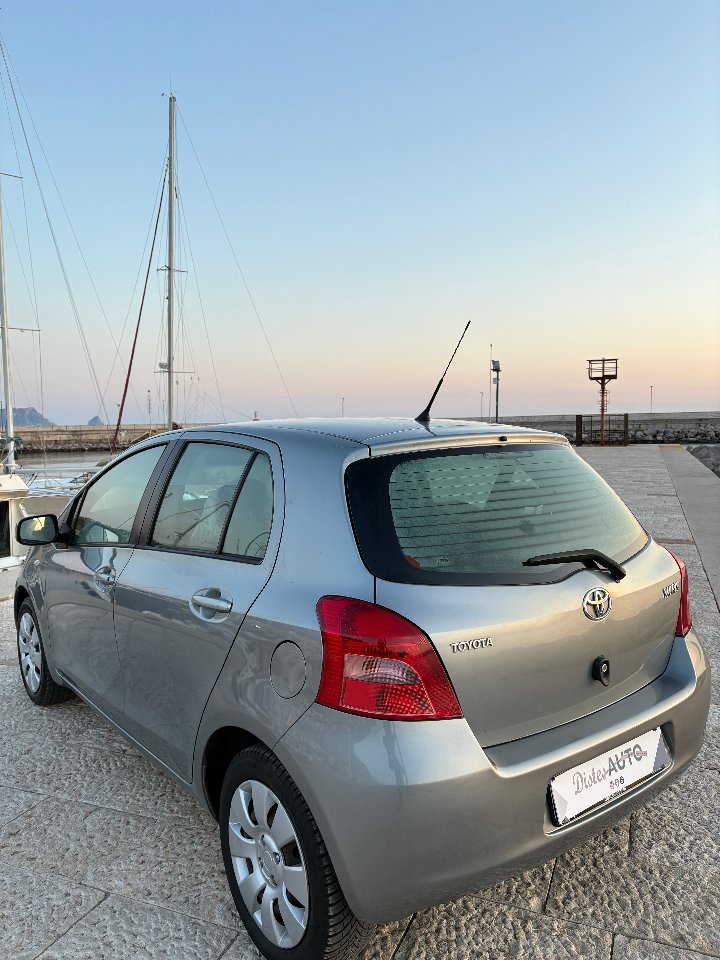 Toyota Yaris SOLIDA E AFFIDABILE Benzina