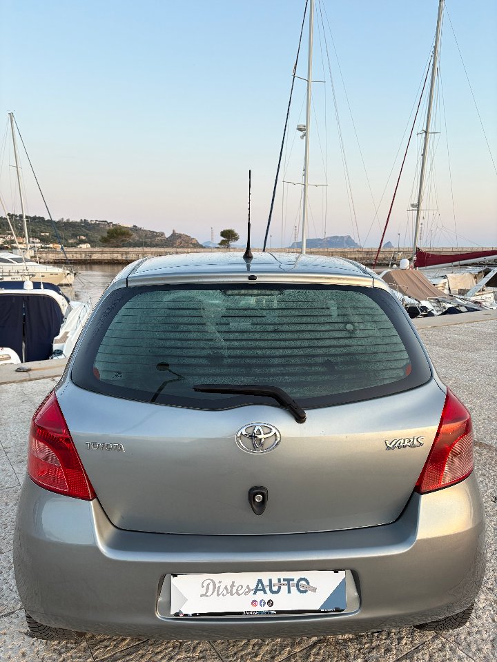 Toyota Yaris SOLIDA E AFFIDABILE Benzina