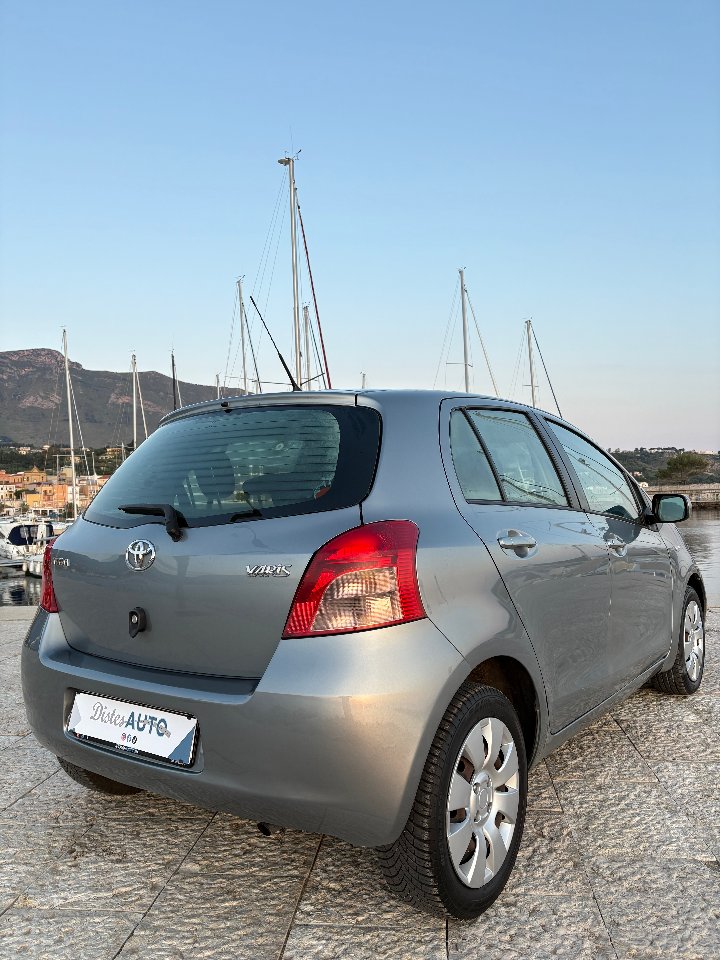 Toyota Yaris SOLIDA E AFFIDABILE Benzina