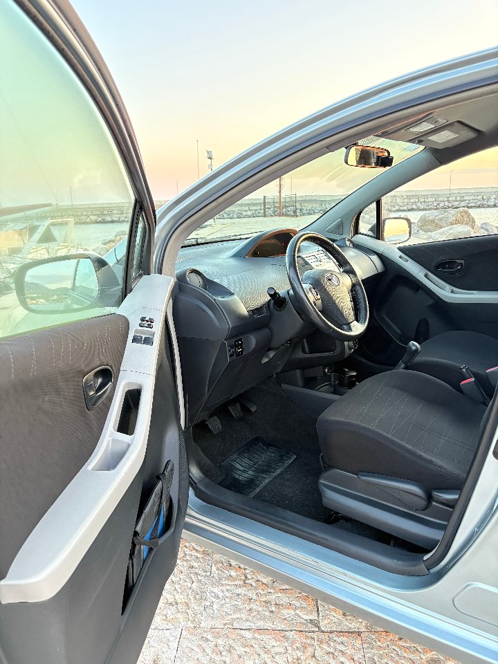 Toyota Yaris SOLIDA E AFFIDABILE Benzina