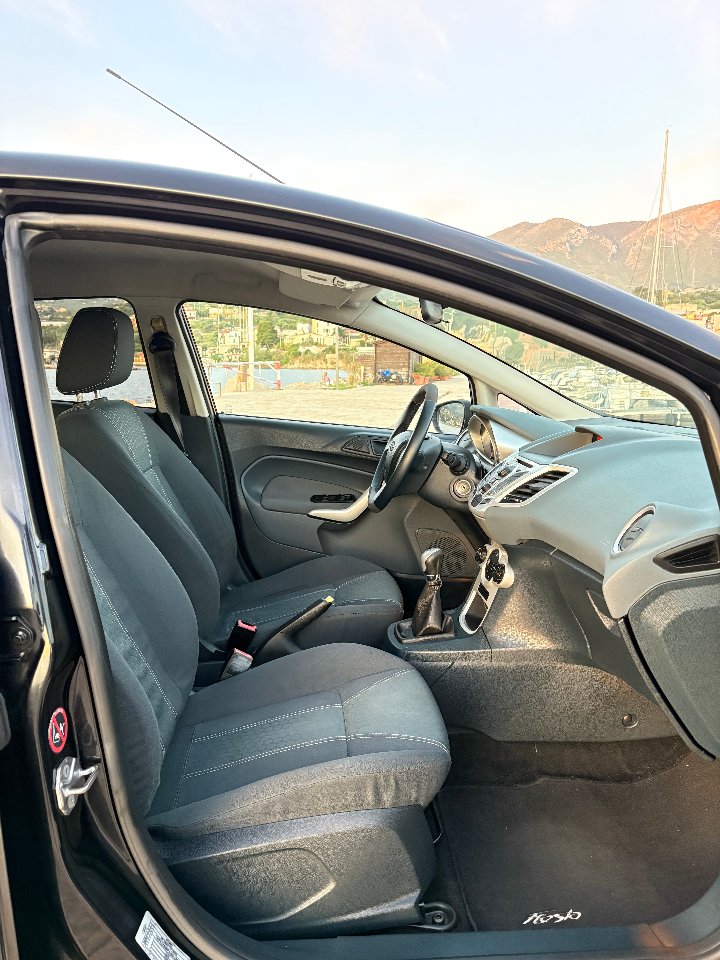 Ford Fiesta TITANIUM Diesel