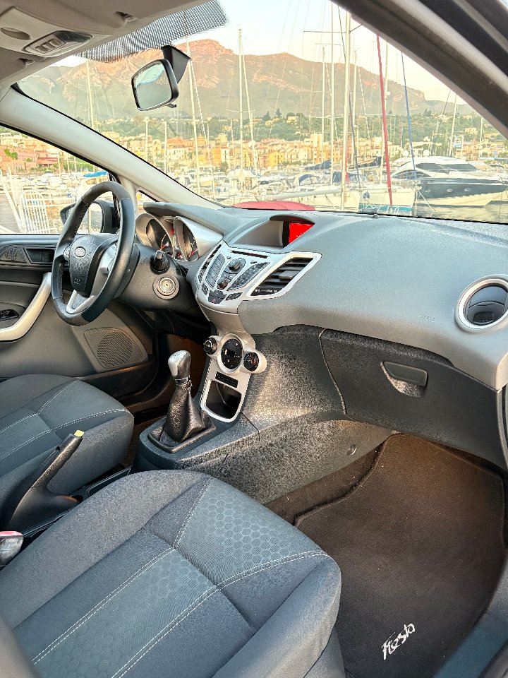 Ford Fiesta TITANIUM Diesel