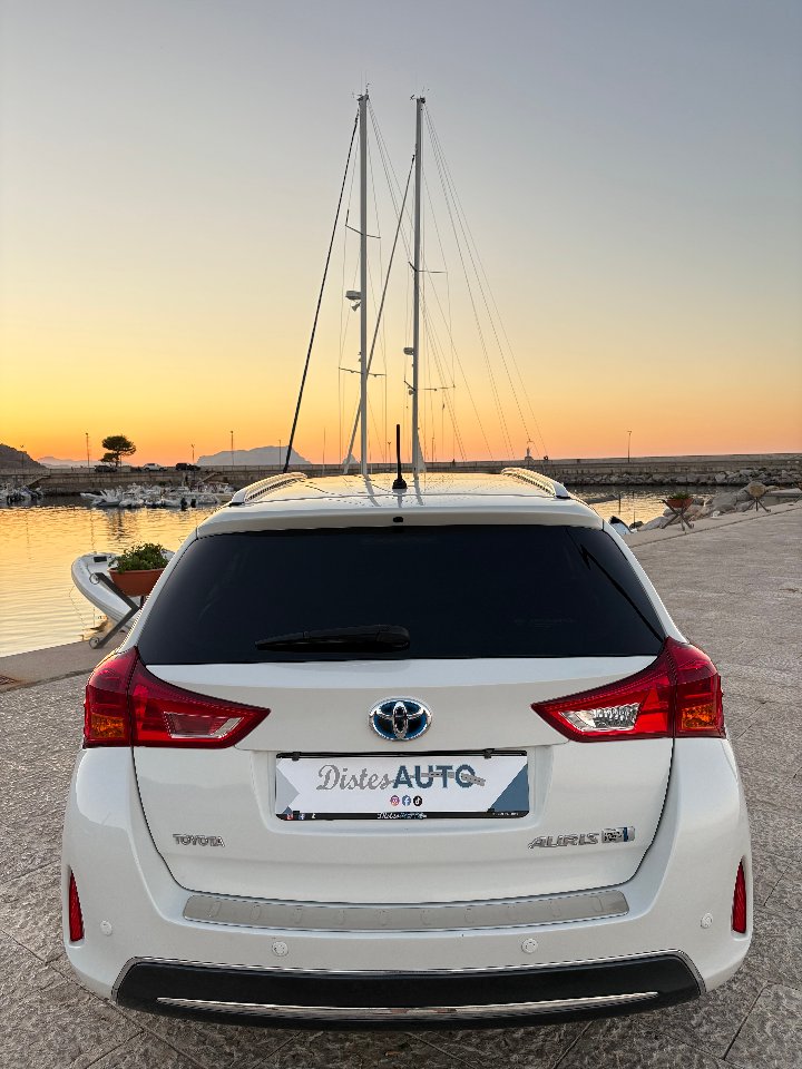 Toyota Auris Elettrica / Benzina