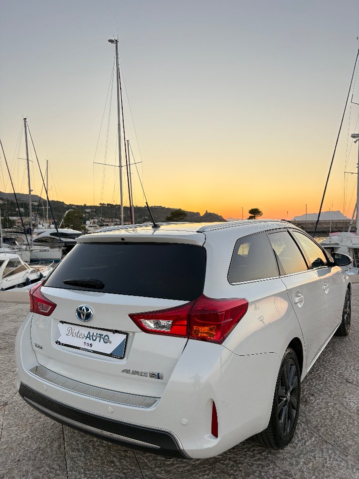 Toyota Auris Elettrica / Benzina