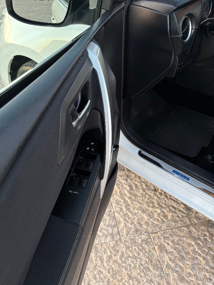 Toyota Auris Elettrica / Benzina