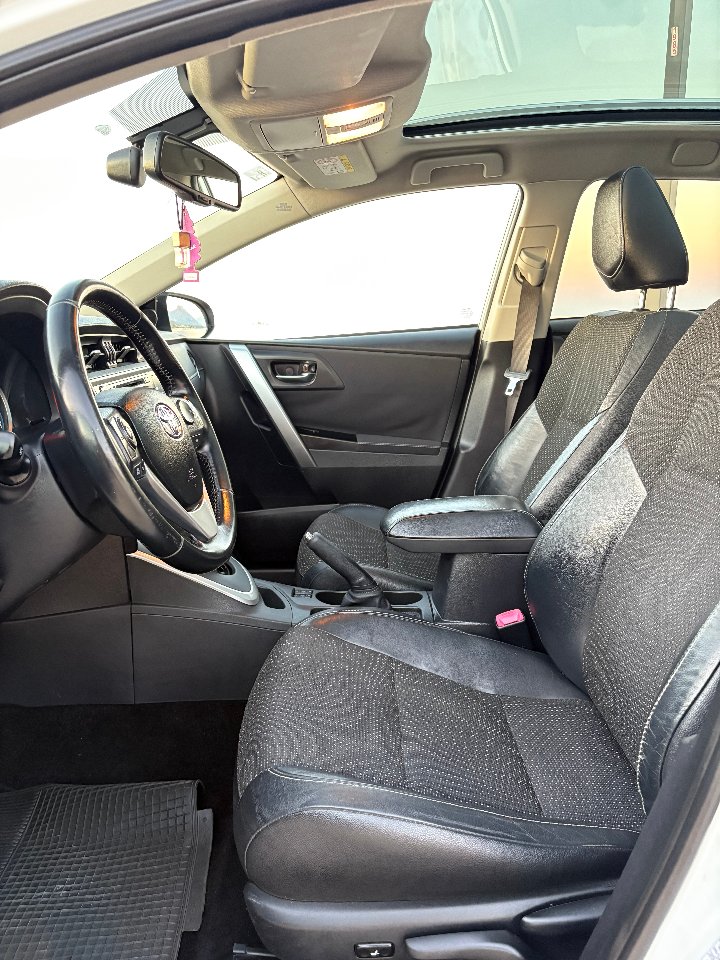 Toyota Auris Elettrica / Benzina