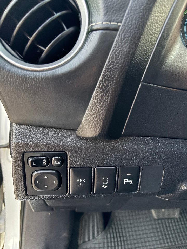 Toyota Auris Elettrica / Benzina