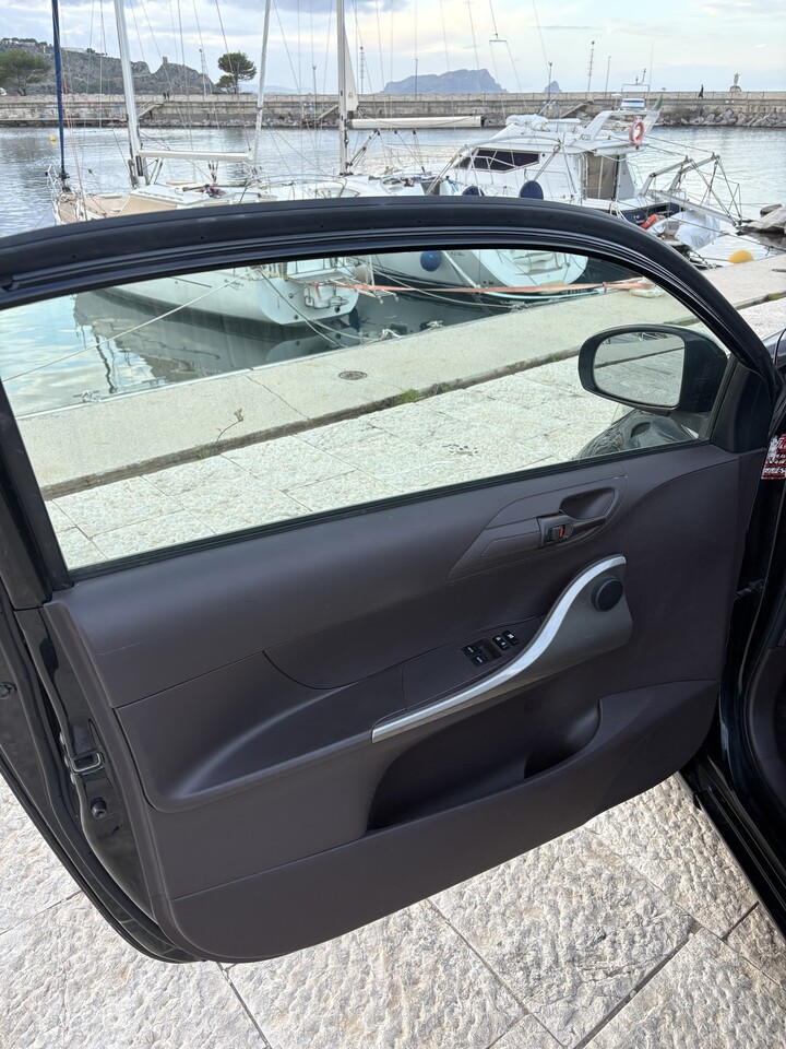 Toyota IQ 4 posti Benzina