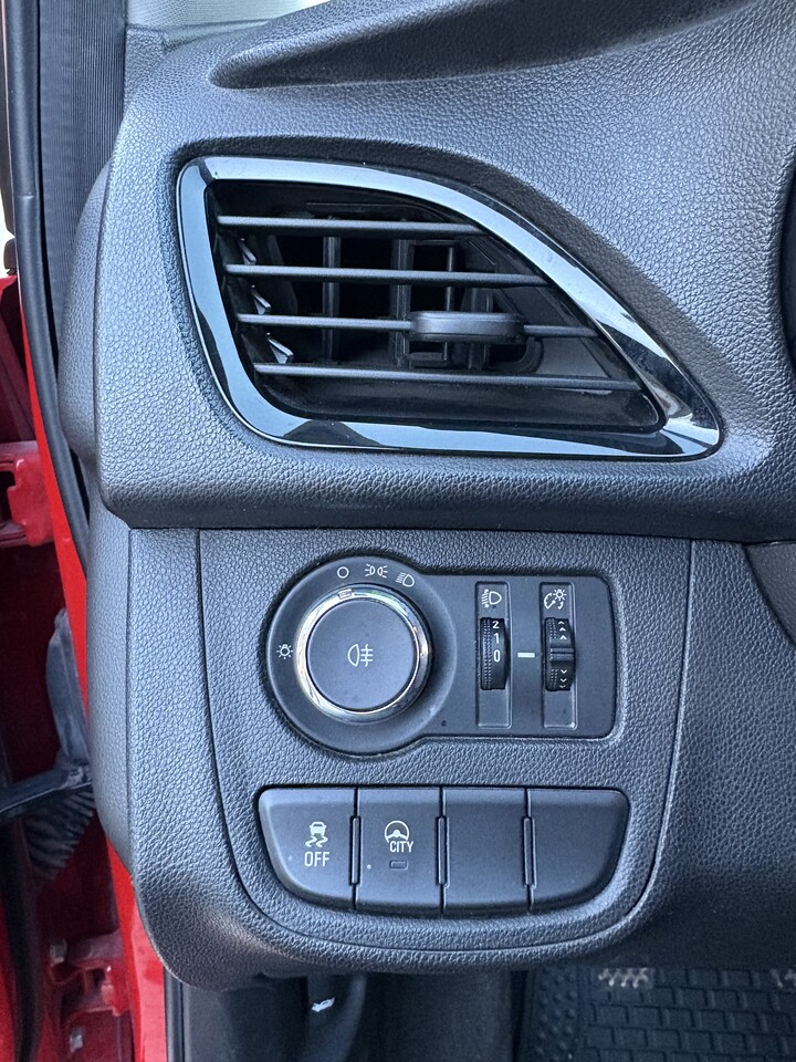 Opel Karl COSMO Benzina