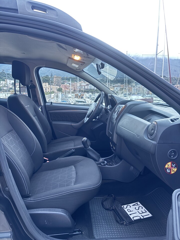 Dacia Duster Laureate GPL / Benzina