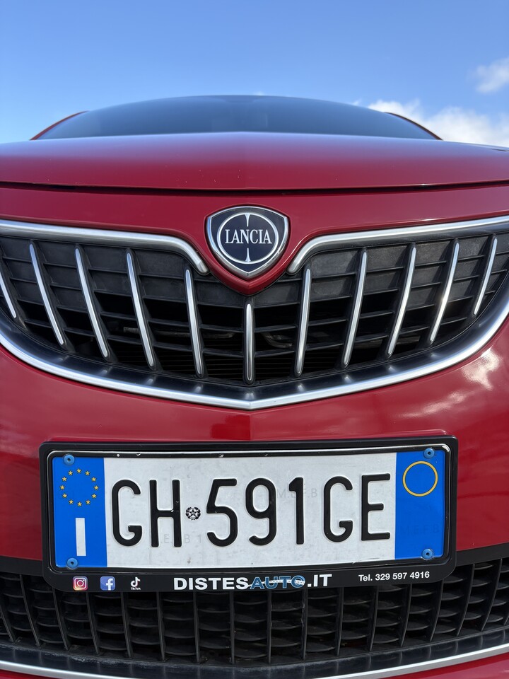 Lancia Ypsilon Hybrid FireFly Elettrica / Benzina