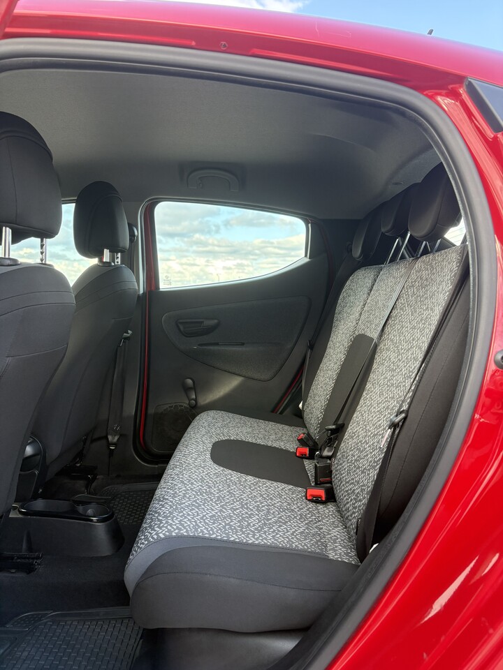 Lancia Ypsilon Hybrid FireFly Elettrica / Benzina