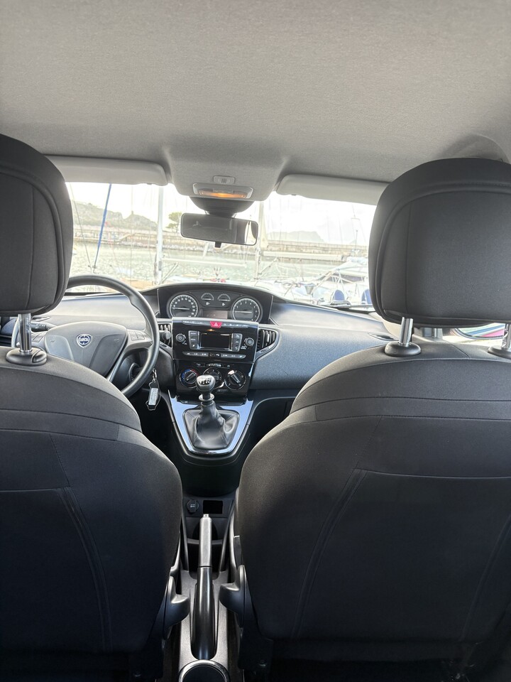 Lancia Ypsilon Hybrid FireFly Elettrica / Benzina