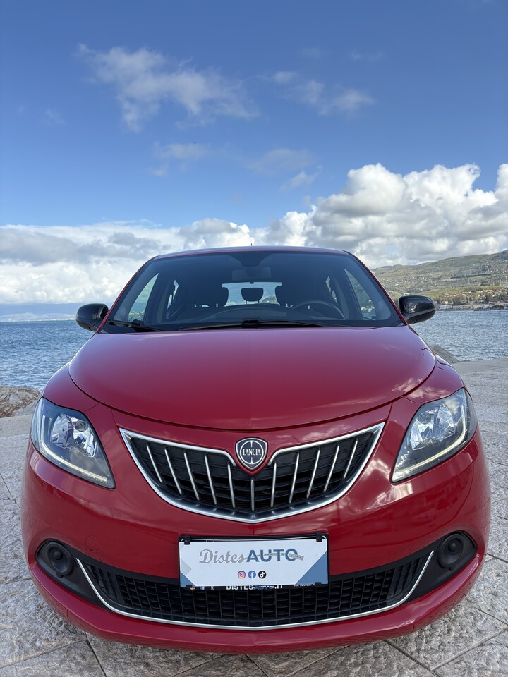 Lancia Ypsilon Hybrid FireFly Elettrica / Benzina
