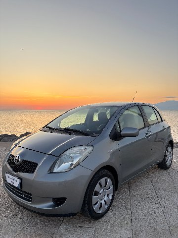 Toyota Yaris SOLIDA E AFFIDABILE Benzina