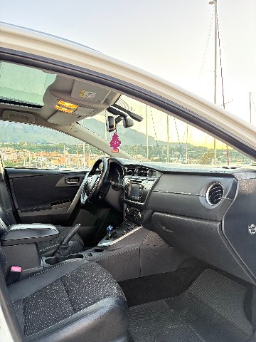 Toyota Auris Elettrica / Benzina