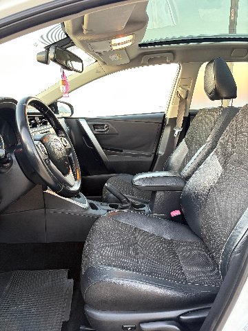 Toyota Auris Elettrica / Benzina