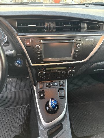 Toyota Auris Elettrica / Benzina