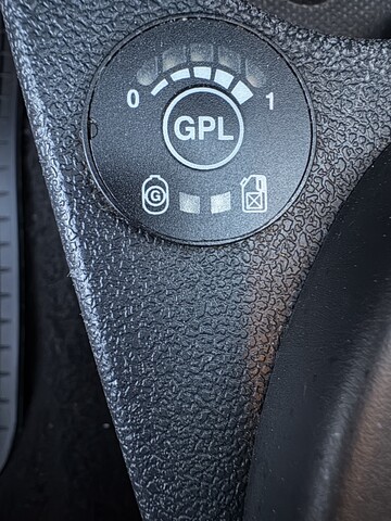 Dacia Duster Laureate GPL / Benzina