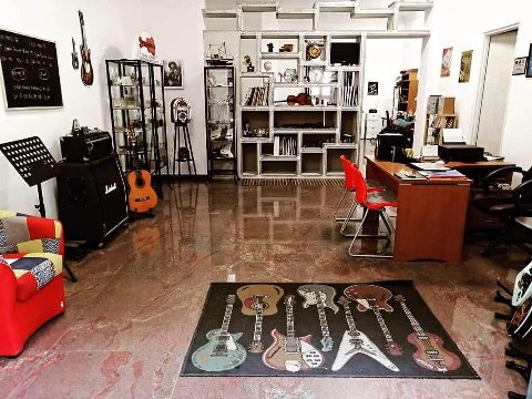 Liuteria Strumenti a Corda Officina Musicale Caltagirone