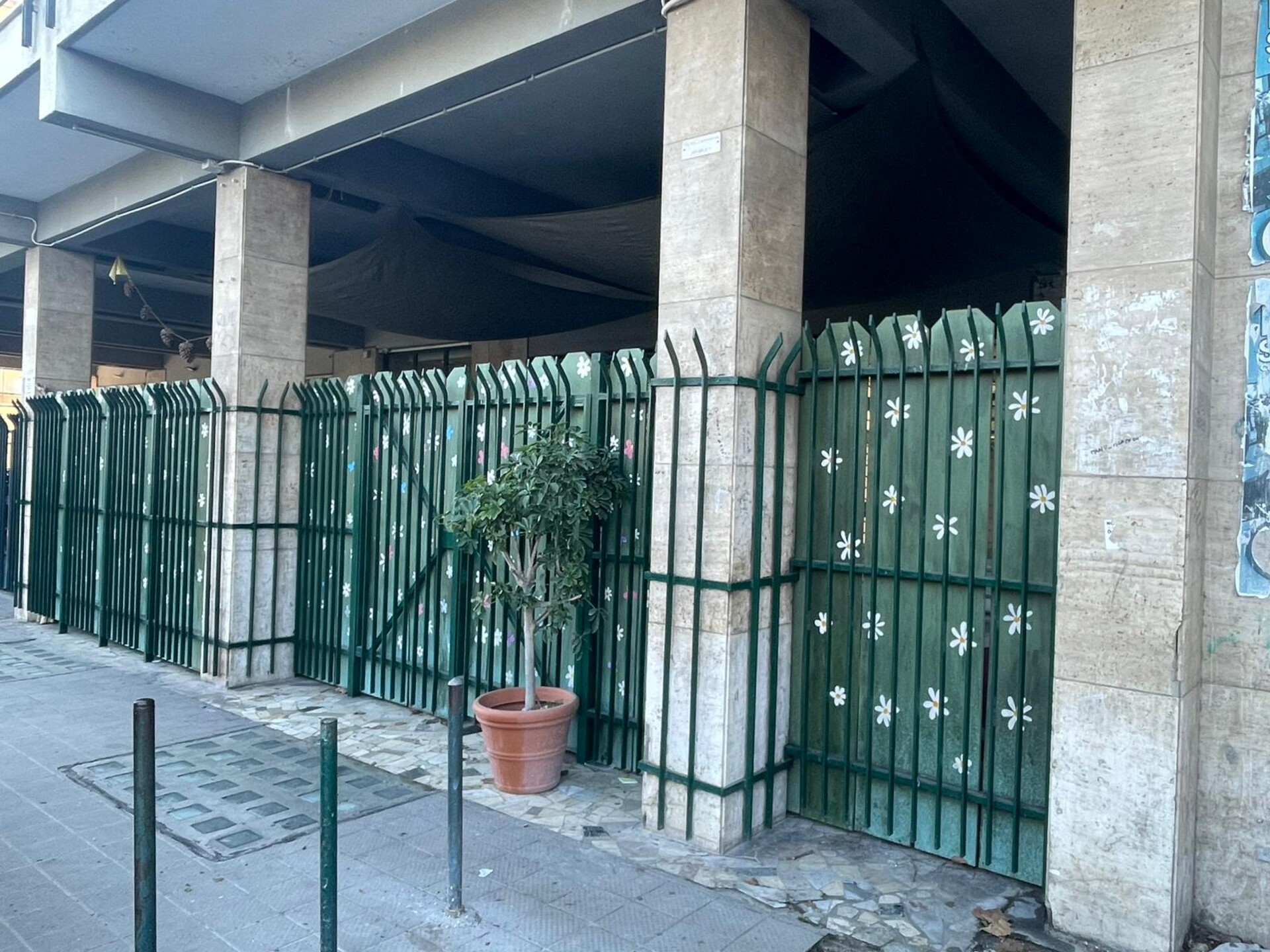 Locale commerciale in Affitto a Palermo Leonardo da Vinci