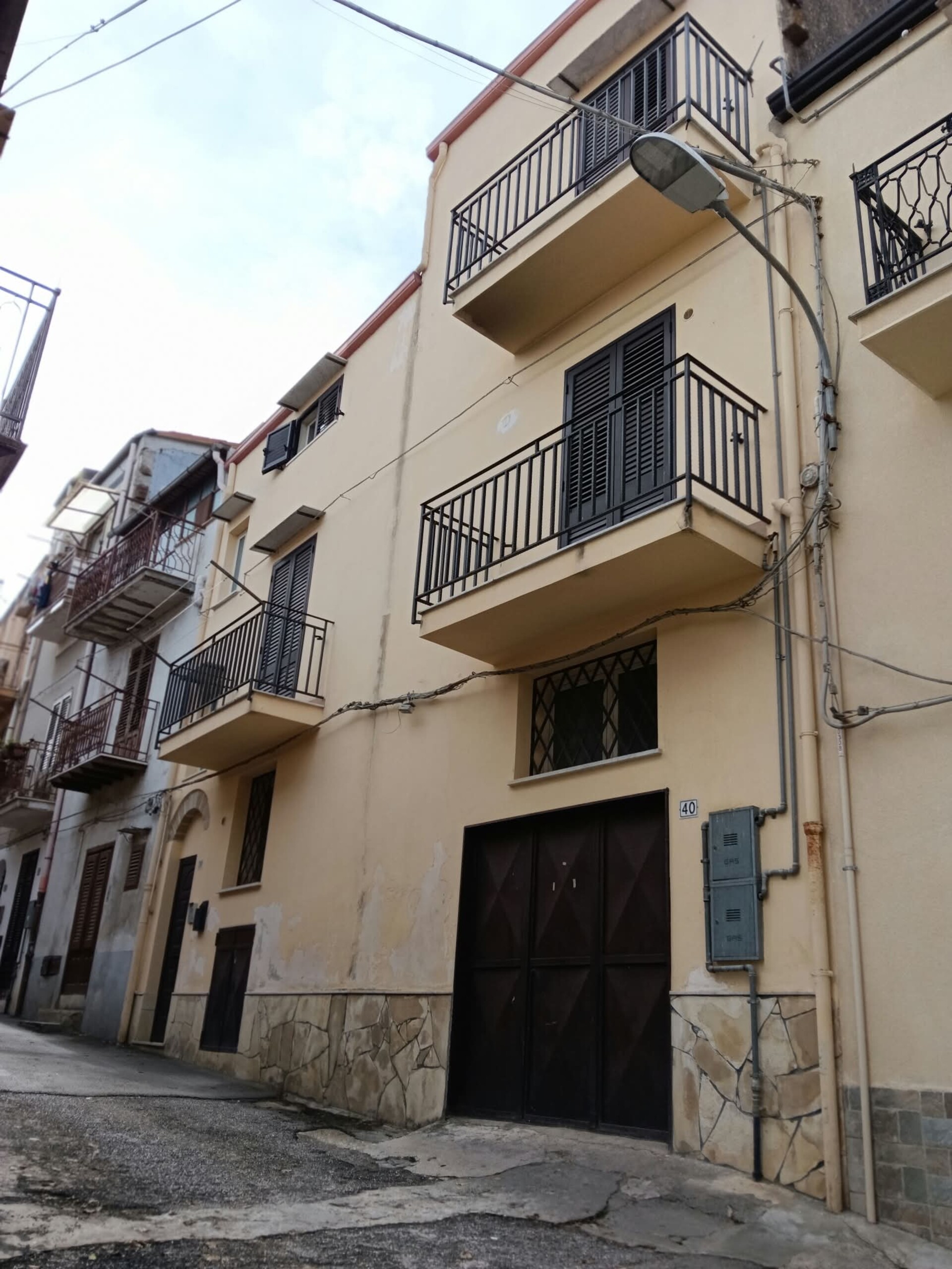 Palazzo / Edificio in Vendita a Mezzojuso Centro (Palermo)