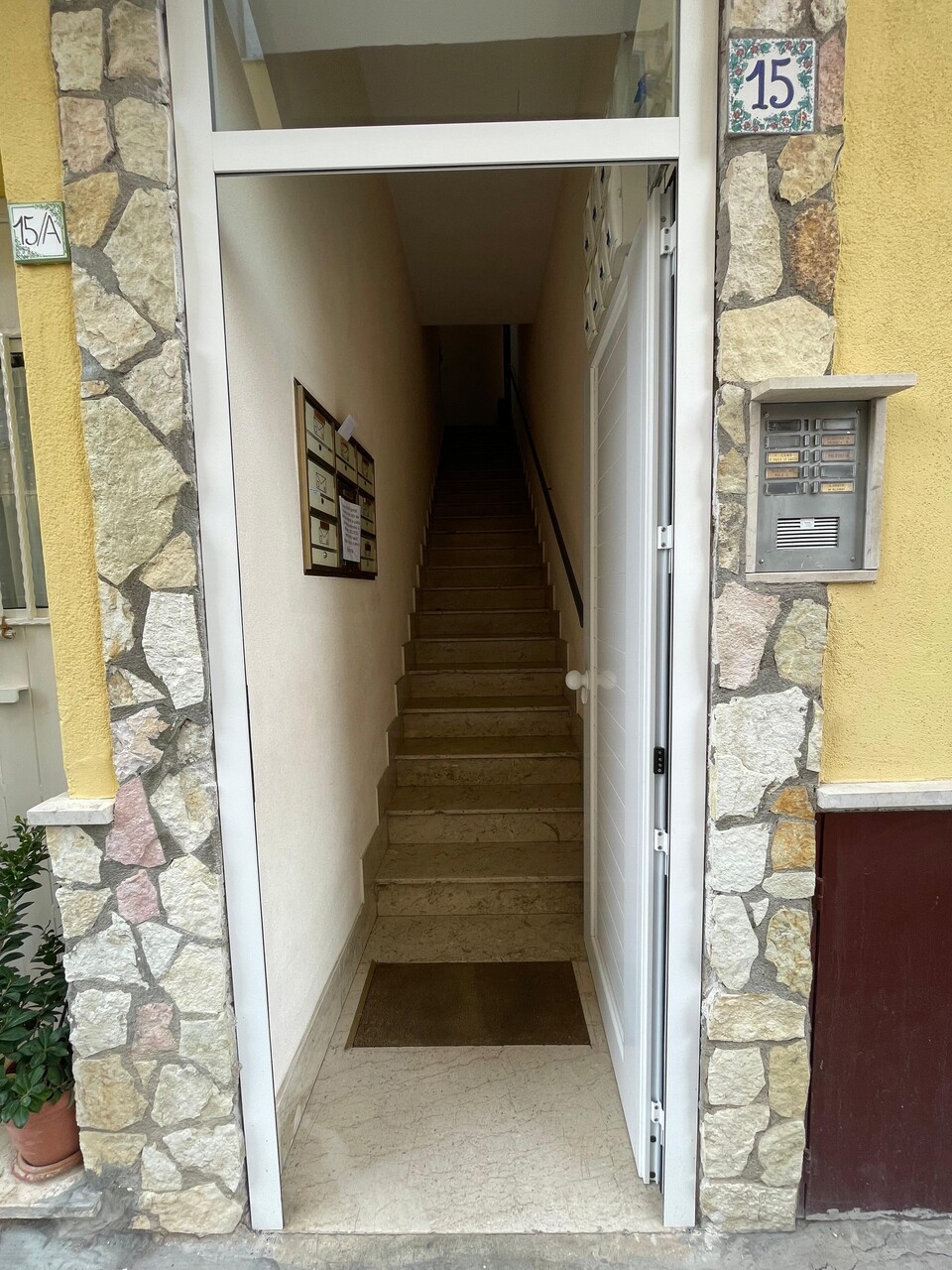 Trilocale in Vendita a Palermo Mezzomonreale