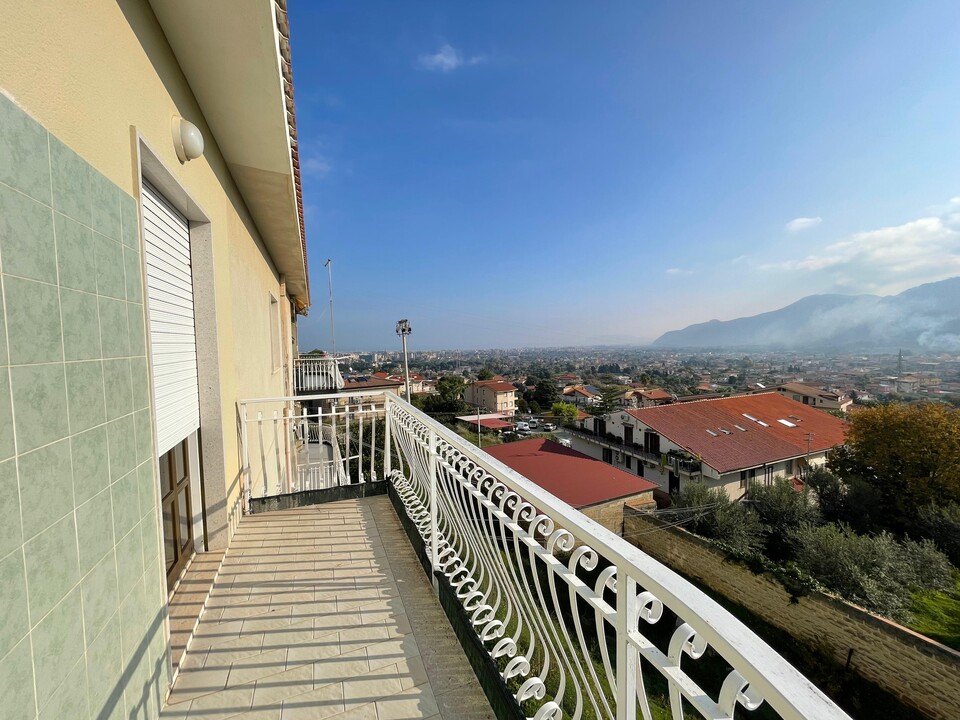 Pentalocale in Vendita a Monreale Circonvallazione (Palermo)