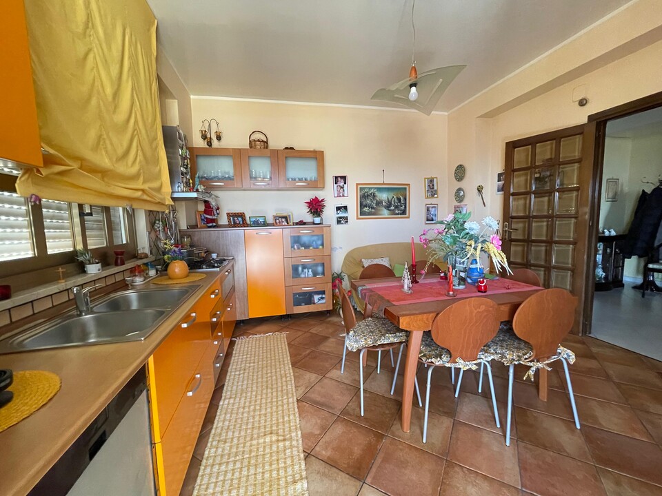 Pentalocale in Vendita a Monreale Circonvallazione (Palermo)