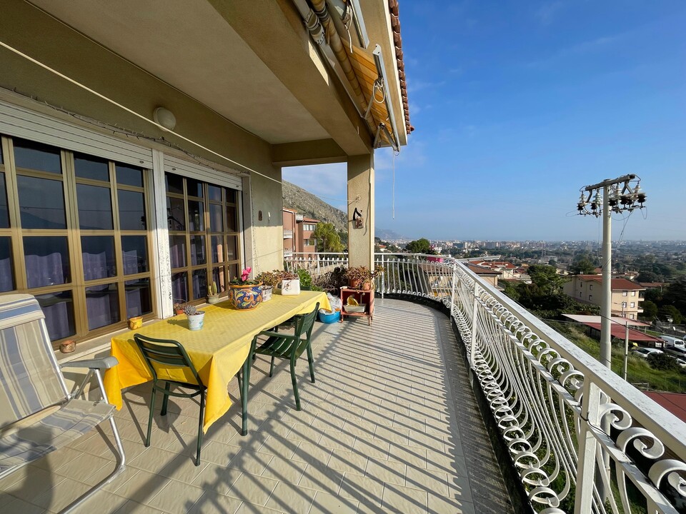 Pentalocale in Vendita a Monreale Circonvallazione (Palermo)