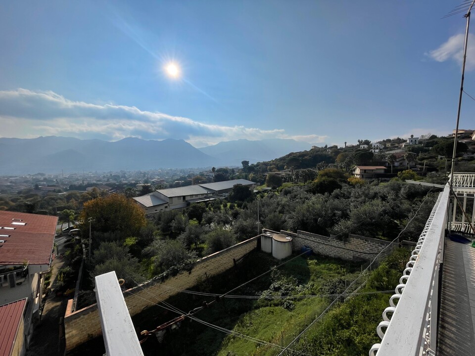 Pentalocale in Vendita a Monreale Circonvallazione (Palermo)