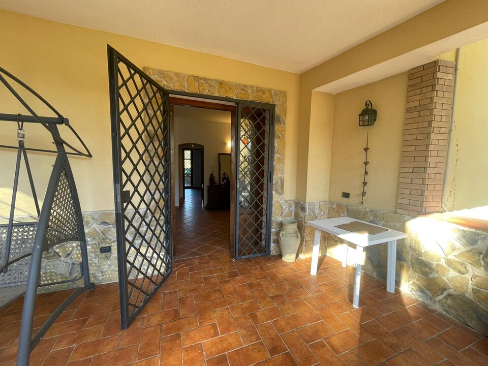 Porzione di bifamiliare in Vendita a Palermo Villagrazia/olio di lino