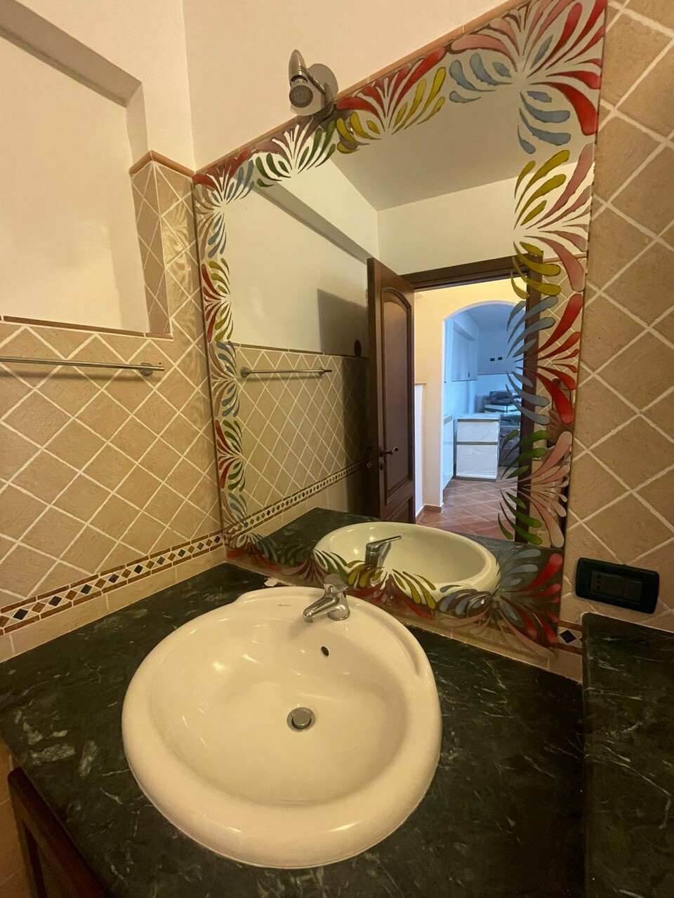 Porzione di bifamiliare in Vendita a Palermo Villagrazia/olio di lino