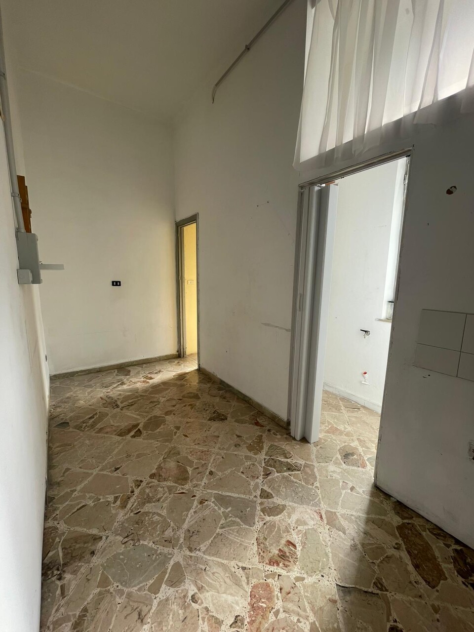 Locale commerciale in Affitto a Palermo Leonardo da Vinci