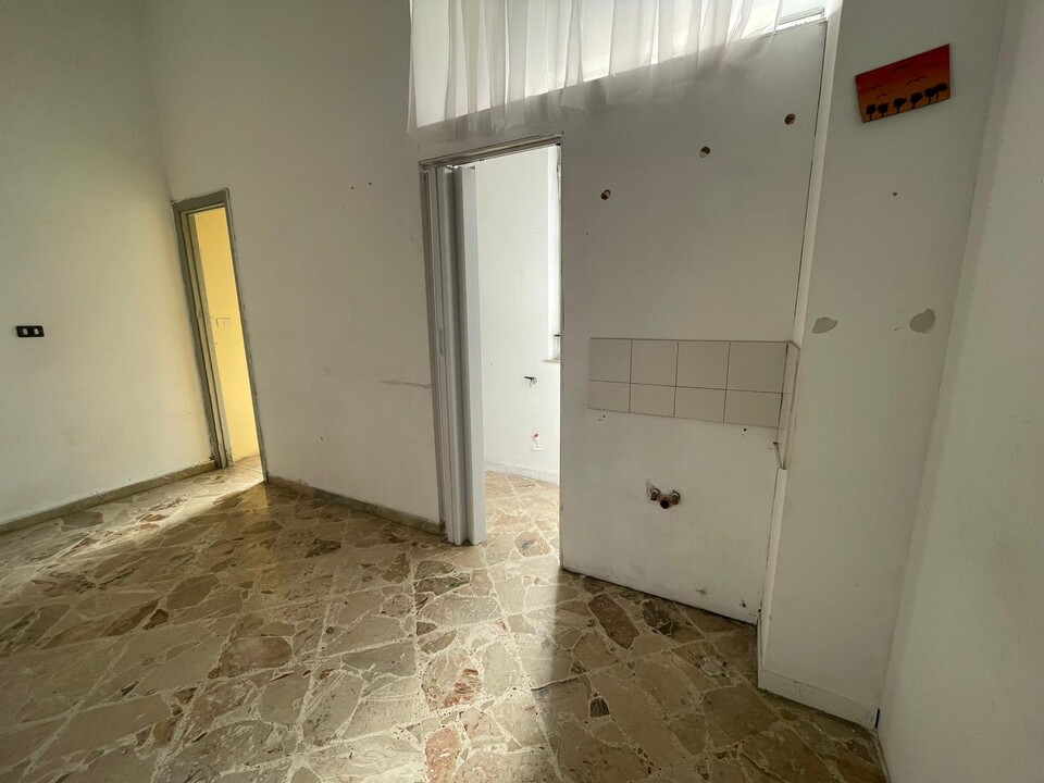 Locale commerciale in Affitto a Palermo Leonardo da Vinci