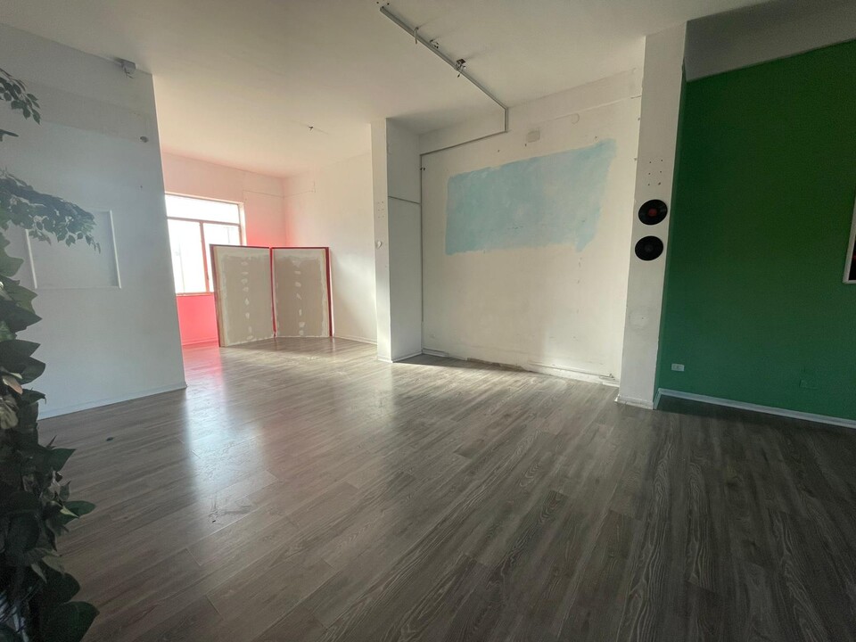 Locale commerciale in Affitto a Palermo Leonardo da Vinci