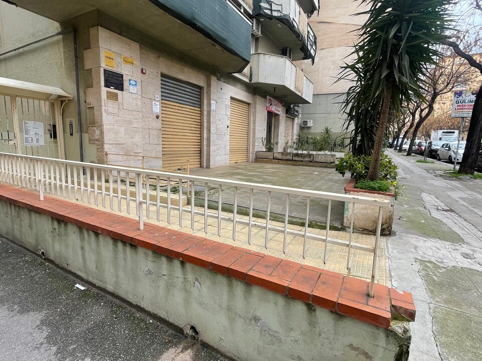 Locale commerciale in Affitto a Palermo Calatafimi Alta