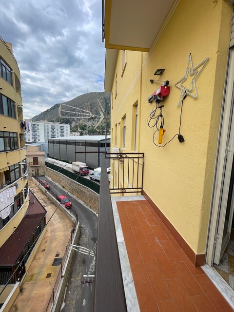 Trilocale in Vendita a Palermo Mezzomonreale