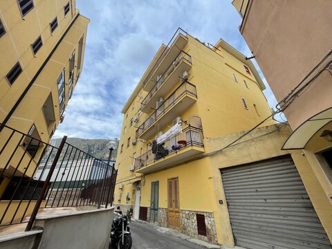 Trilocale in Vendita a Palermo Mezzomonreale