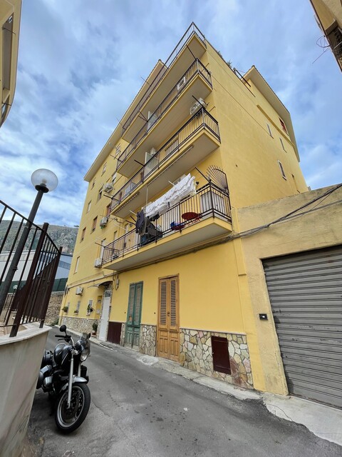 Trilocale in Vendita a Palermo Mezzomonreale