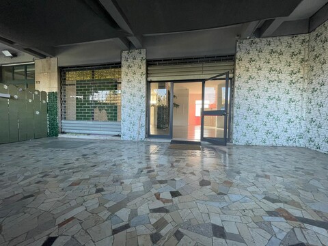 Locale commerciale in Affitto a Palermo Leonardo da Vinci
