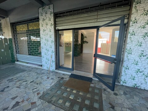 Locale commerciale in Affitto a Palermo Leonardo da Vinci