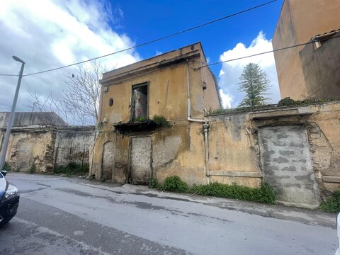 Rudere in Vendita a Palermo Calatafimi Alta