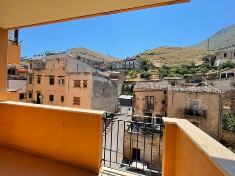 Appartamento in Affitto in provincia di Palermo